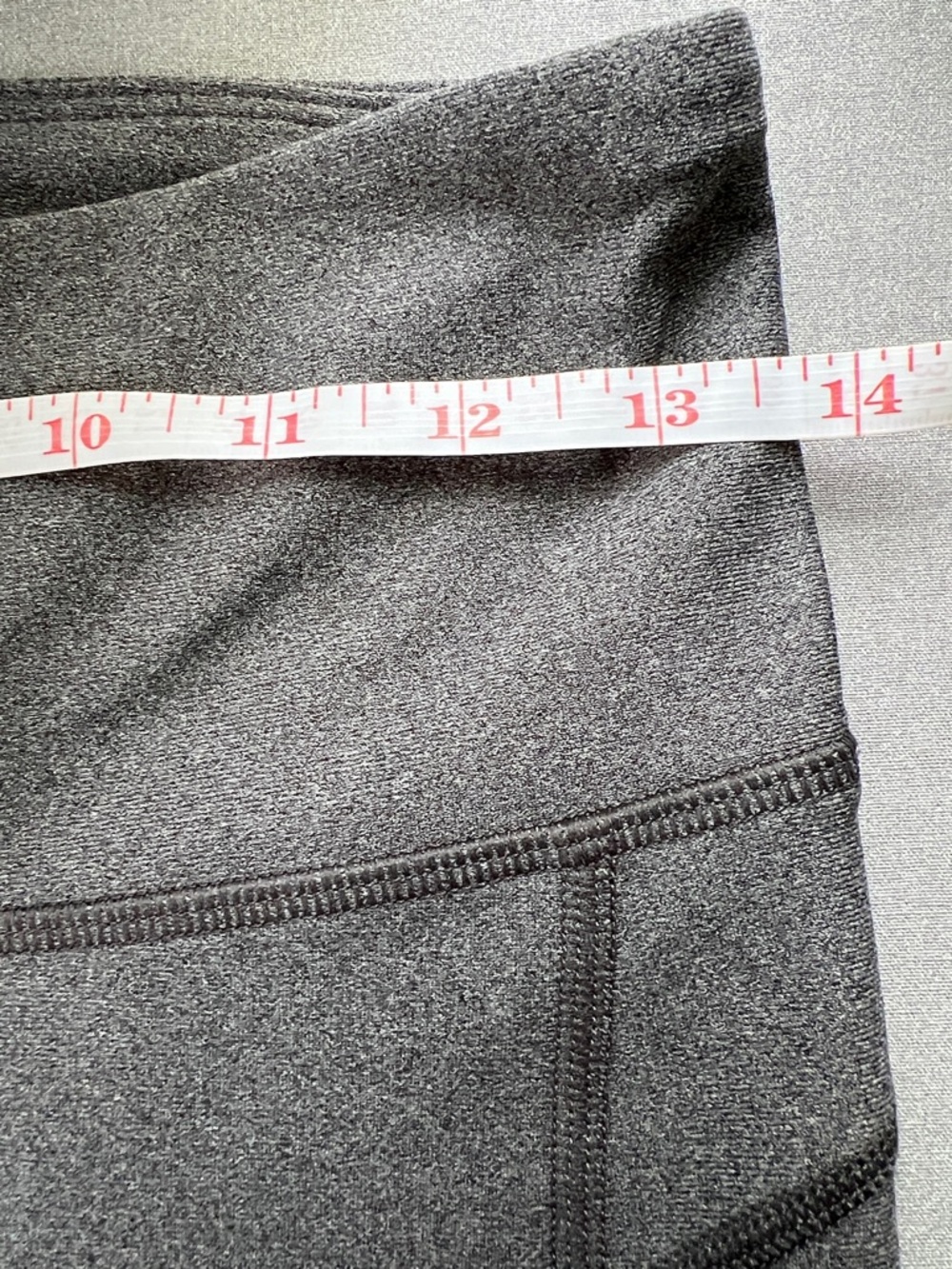 Under Armour Compression HEATGEAR Gray Capri Leggings Style #1352538 Size M - Picture 12 of 13